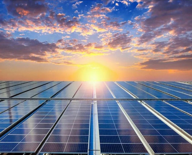 Placas Solares: Autonomía Energética de Chalets Sostenibles