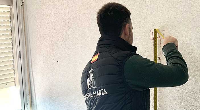 Mujeres en taller escuela de moda